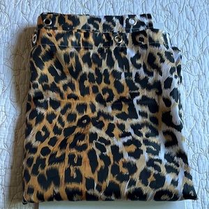 Leopard shower curtian